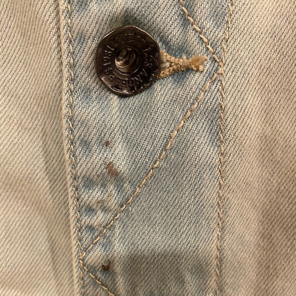 **LIKE NEW** GUESS Acid Wash Embroidered Jean Dillon Jacket. Size S. - Picture 6 of 8
